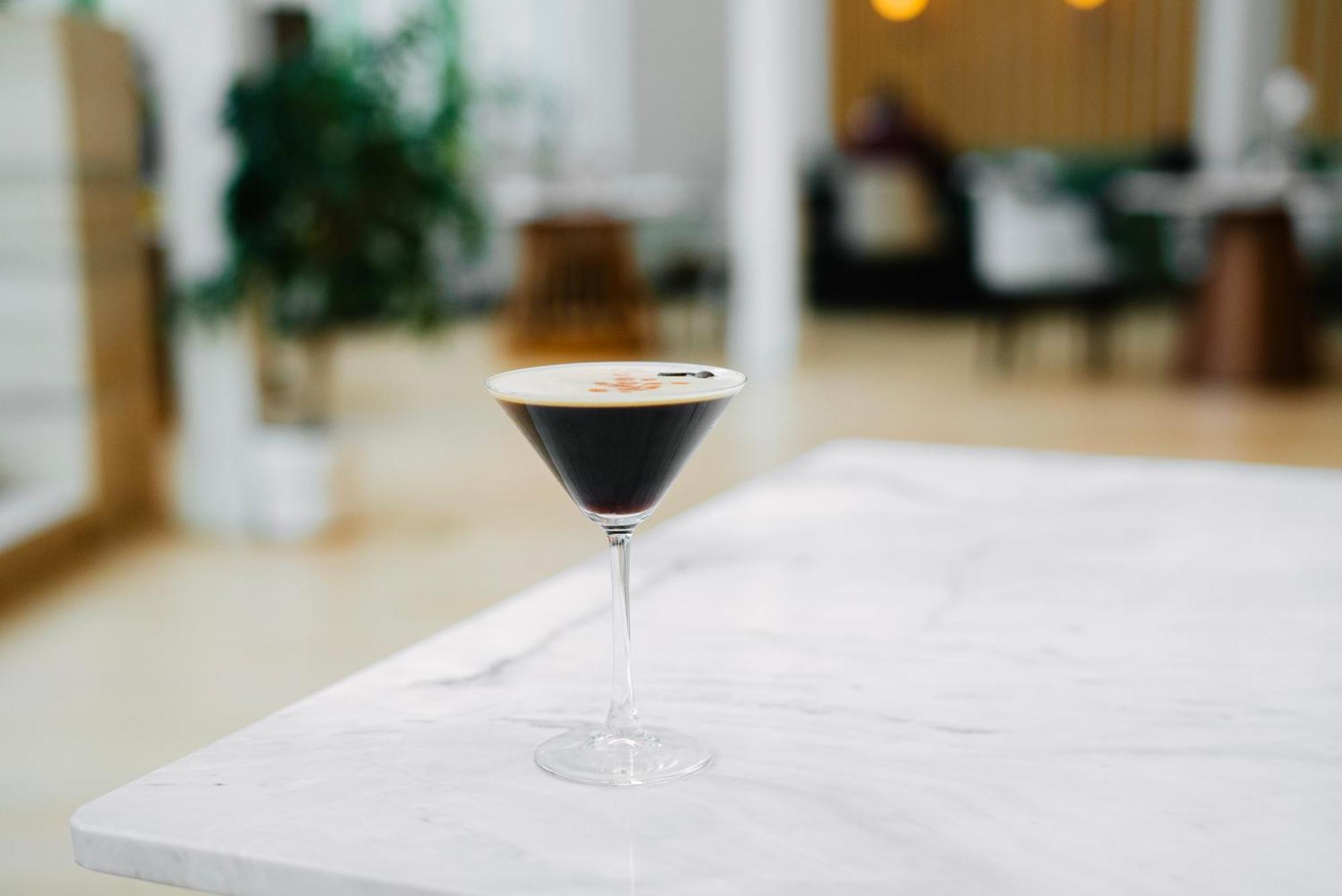 Maison Sofia - Mgallery Exteriér fotografie A glass of espresso martini